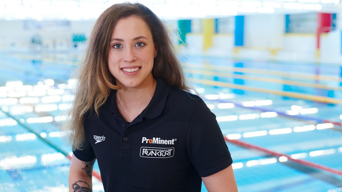 Vesi on hänen elementtinsä – ProMinent tukee uimari Sarah Köhleriä